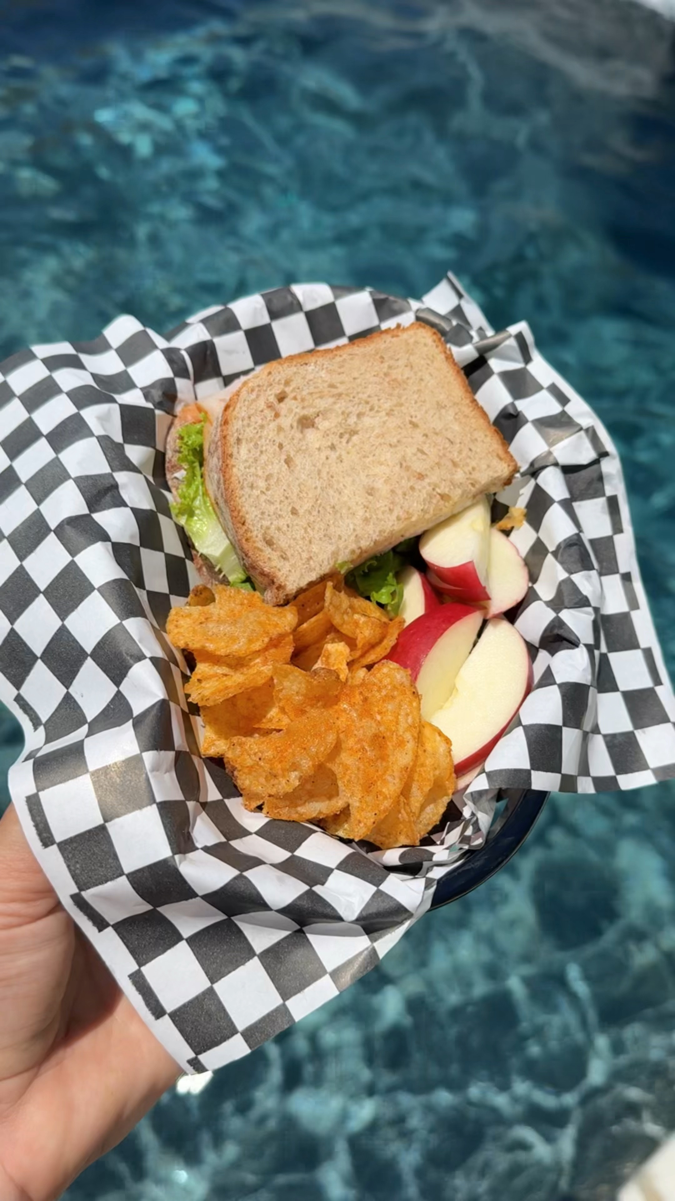 Amazon Find #40 - Retro Fast Food Basket 

Why I love it:

- easy clean up 
- cuter than paper plates 
- fun party aesthetic 
- includes 12 baskets + 100 checkered paper 

See below for the links! 🔗 

#momlife #family #home #homedecor #interiordesign #homesweethome #homedesign #family #lifestyle #homefind #aesthetic #aesthetichome #homedecor #amazonfinds #amazonhome #amazoninfluencer #amazonreview #amazonreviewer #amazonshopping #amazonmusthaves  #homestyle #ａｅｓｔｈｅｔｉｃ #lifehack #summerhack #summerparty #partyideas #kids #summerfun #backyardbbq #bbqlife

#LTKFindsUnder50 #LTKVideo #LTKHome