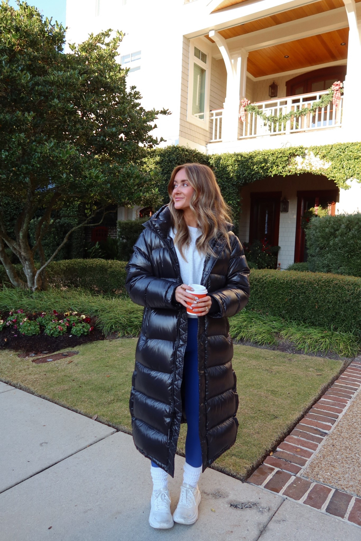 Aritzia coat
Abercrombie leggings
Abercrombie top
Hoka shoes 

#LTKHoliday #LTKootd