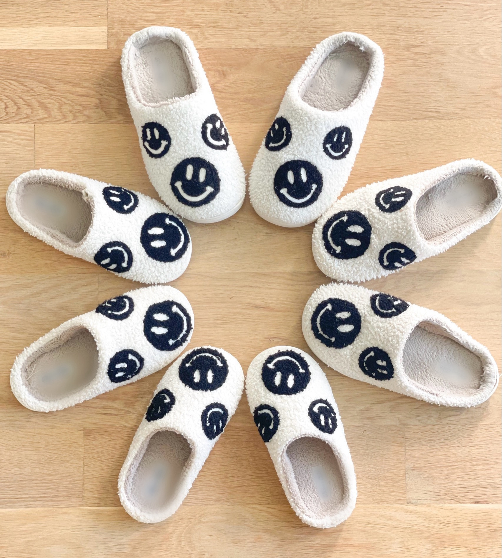 The whole family needs a pair!!
#slipper #funnyface #smileyface #mycuratedfinds #mycuratedliving #mycuratedsquares #familytrend

#LTKShoeCrush #LTKFamily #LTKKids