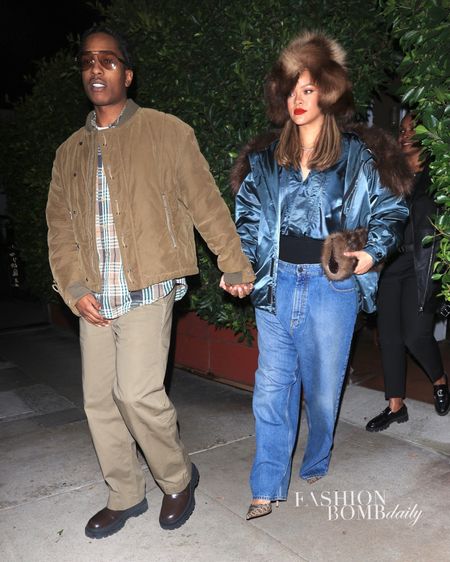 #Rihanna grabbed dinner with #asaprocky wearing a full @maisonalaia look ($1,505 Hooded button-up woven body, $1,270 knit belt denim pants, $3,700 oversized bomber jacket), topped off by #bombaccessories including an #oscardelarenta vintage fur hat, a #gianfrancoferre vintage clutch and #aminamuaddi Ursina Croc pumps. @asaprocky was fly in an #armani jacket and #gucci shades. Hot! Or Hmm..? Shop their looks at the link in bio!
And are #rihannaandasaprocky the #mostfashionablecouple of the year?
📸 Backgrid #rihannafbd #asaprockyfbd #rihannastyle