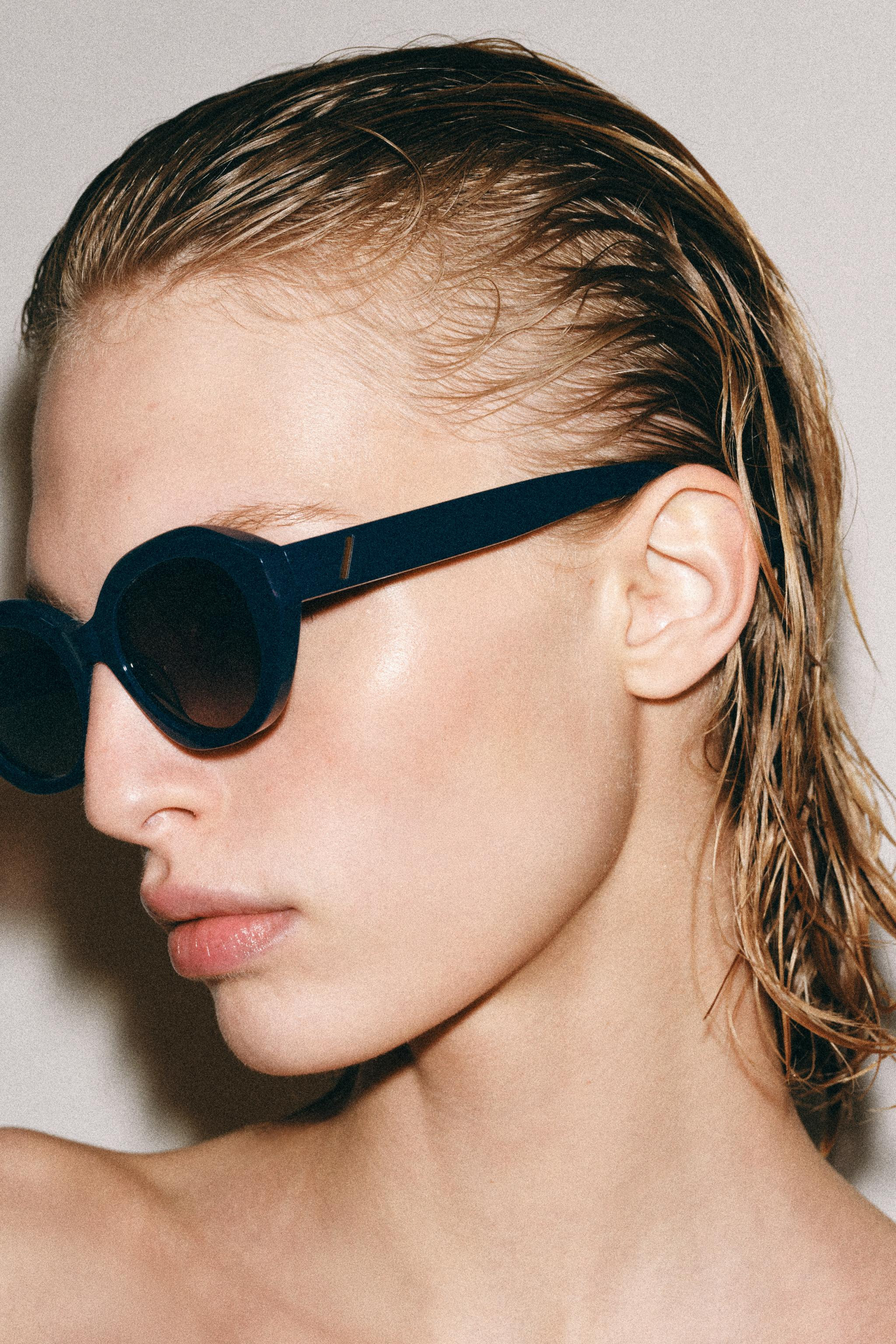 OVAL SUNGLASSES | Zara US