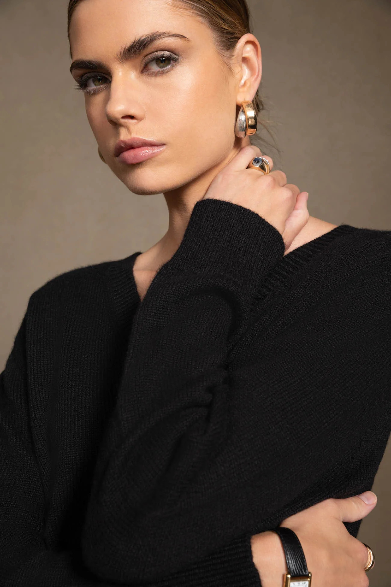 CELINA V-NECK CASHMERE SWEATER | NAKED CASHMERE