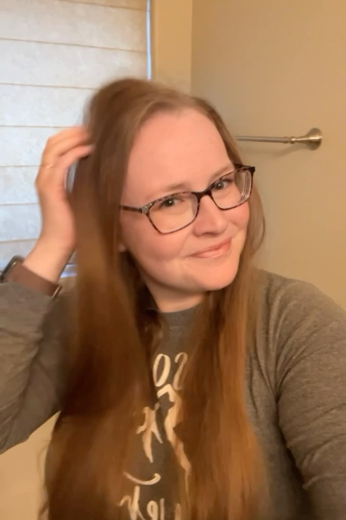 I’m so used to a red lip, do we like this color? Trying out some new lipstick, eyeshadow, and hair volume spray! 
.
#grwmmakeup #momlife #momlifebelike #sahm #sahmlife #newmakeup #newlook @maccosmetics @elfcosmetics @pantene #haircare #makeup #mom