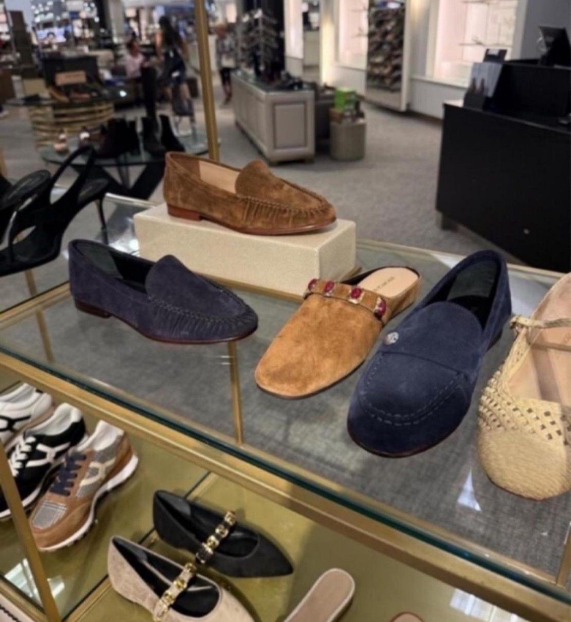 I stopped by the shoe section at Nordstrom and there are so many new shoes for fall! I love all of these new arrivals from Veronica Beard! So chic and can be dressed up or down. I saw loafers, mules, sneakers and ballet flats. All linked⬆️

#Itkcreator #Itkfinds
#Itkwatchnow #nordstrom #veronicabeard
#suedeshoes #fallshoes