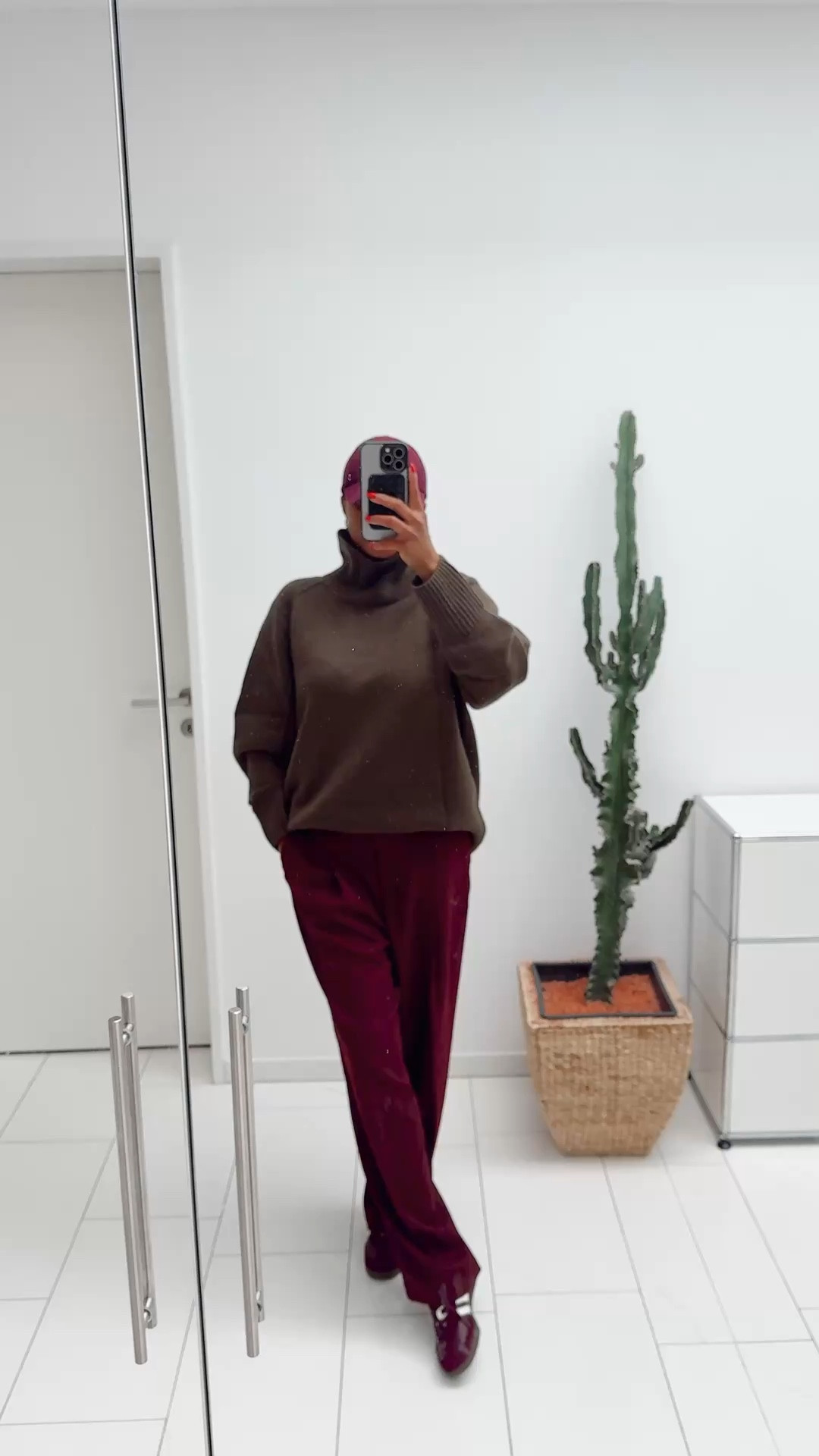 Khaki pullover, burgundy trousers, samba, Adidas samba, casual outfit, ootd look, autumn look, comfy style.

#LTKootd #LTKCyberWeek #LTKgrwm