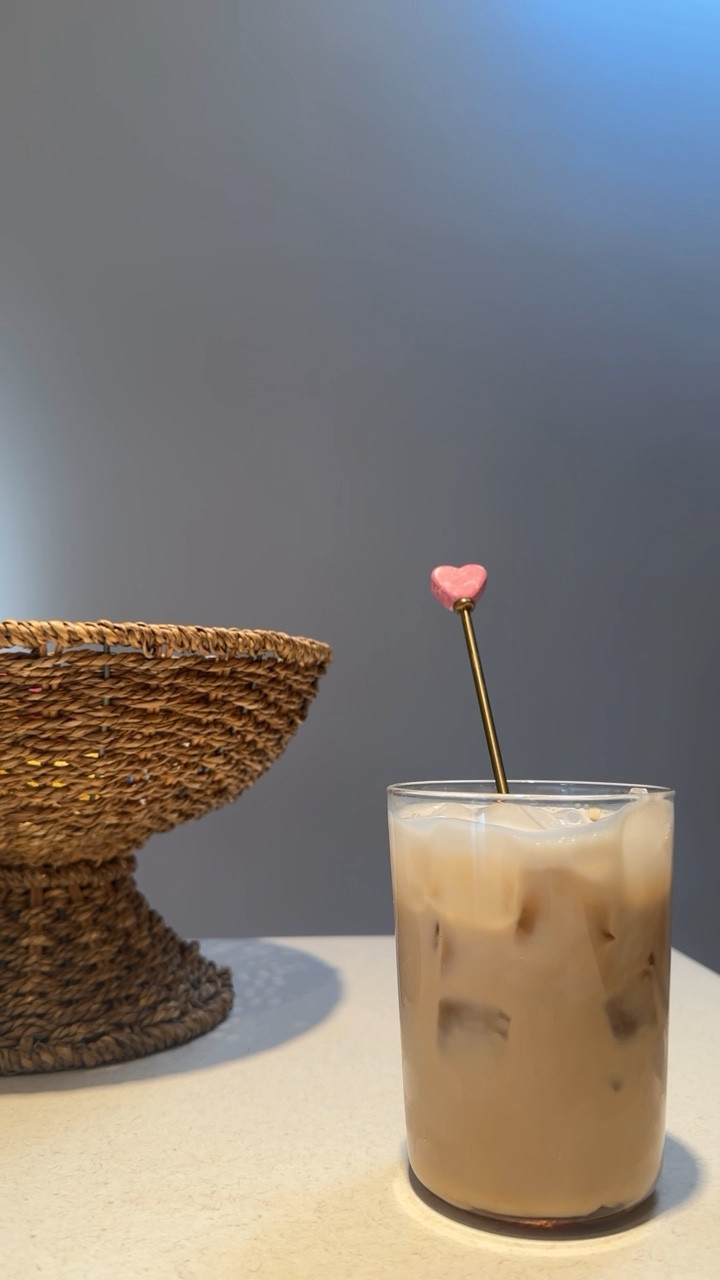 sea salt maple latte for Valentine's Day ❤️💌❣️

I make my espresso with the moka pot right on the stove (or you can use a nespresso machine!).

♡ Maple syrup & sea salt in the glass. 
♡ Pour the espresso over and mix. Add ice  
♡ Froth a milk of your choice. I used oat milk & a splash of vanilla. 
♡ Pour over espresso!

#LTKMostLoved #LTKSaleAlert #LTKHome