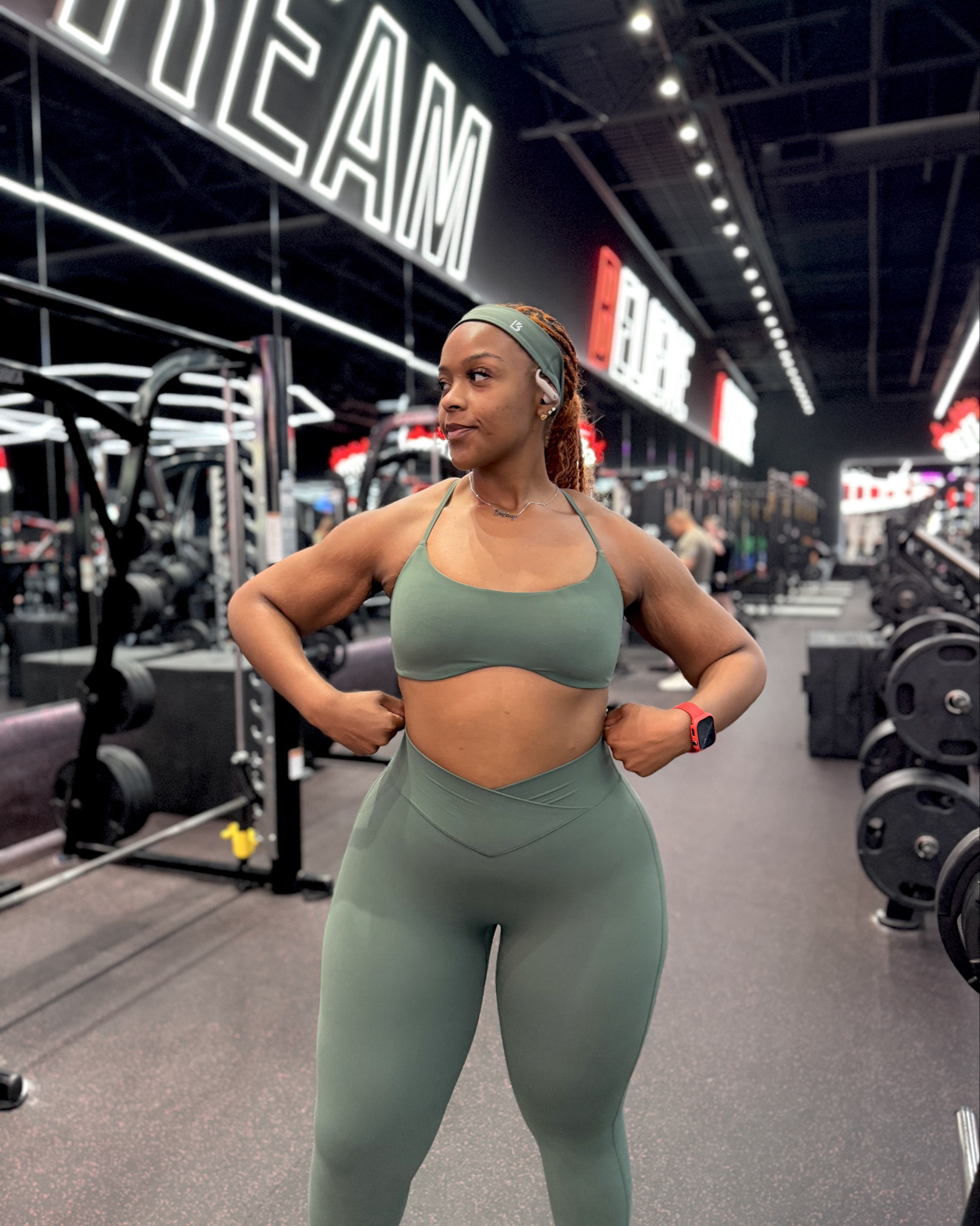 Summer Essentials 💚

Bra - Medium 
Leggings - Large 
Tee - Large 

Save 💰 with code CCURVES

#LTKfitnessgoals #LTKU #LTKActive