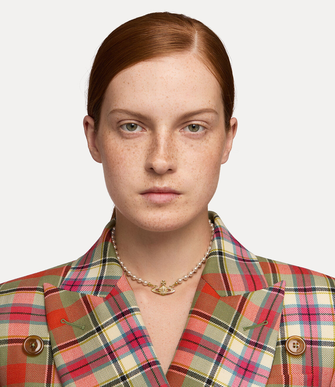 Mini Bas Relief Pearl Choker | Vivienne Westwood