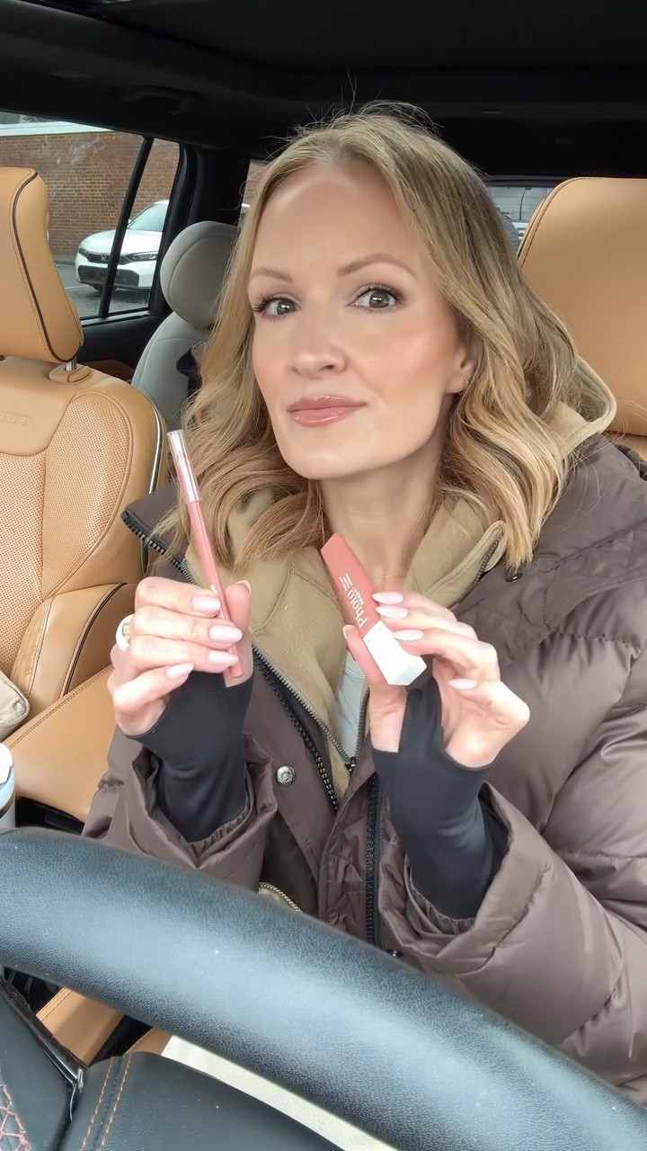 Where are my sister in Autumn? I’ve found our new go to lip. It’s just the perfect combo. I can now rest. 

If you have no idea what I am talking about, @hoc_lexington_sarahfox can help you learn your season and change your life!

Comment LINKS and I’ll send ya links and shades!