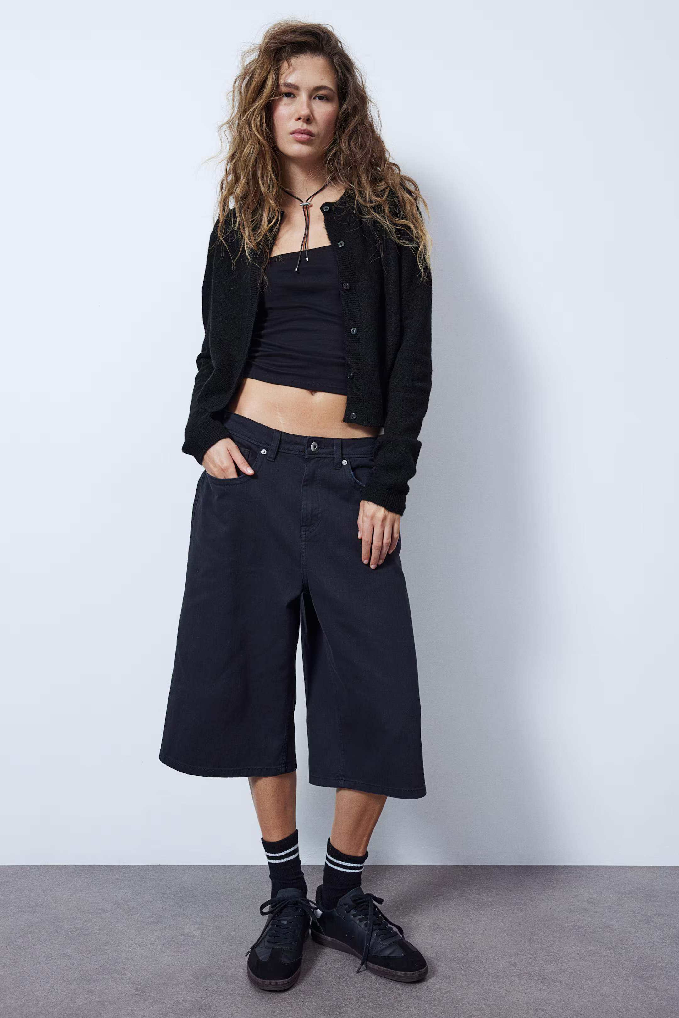 Fine-Knit Cardigan - Round Neck - Long sleeve - Black - Ladies | H&M US | H&M (US + CA)