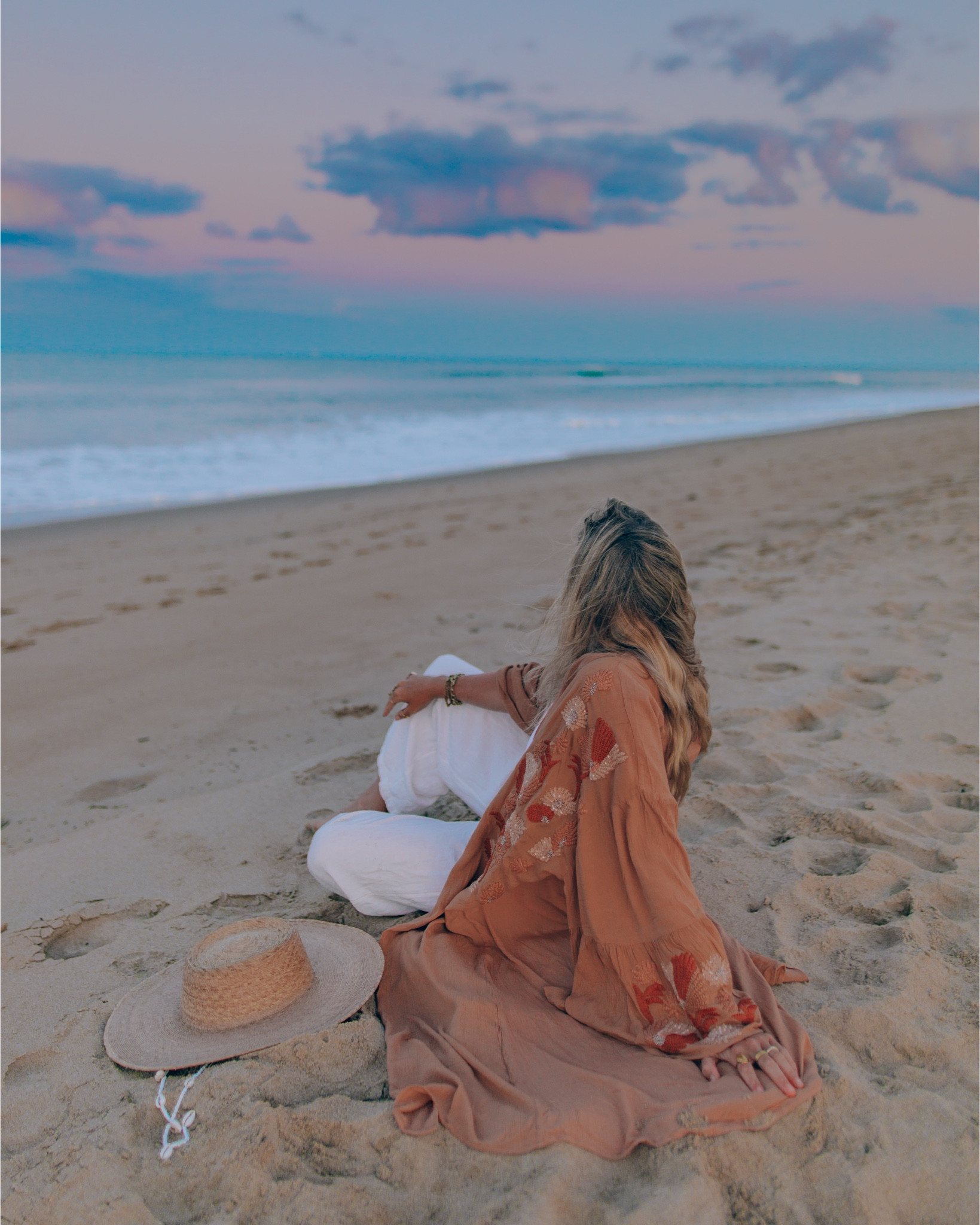 The perfect kimono cover up for the beach this summer from SAACHI - dying over these handmade details✨🧶🪡👘🌊🐬🪬🧿