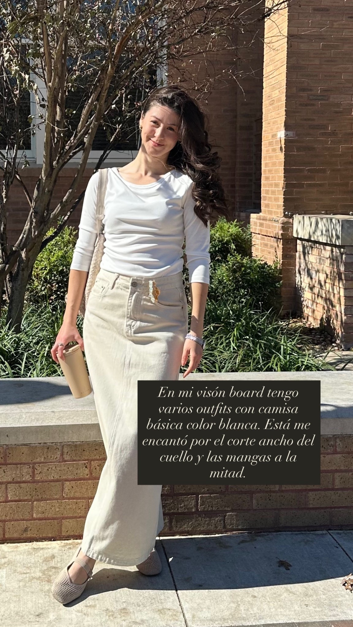 En mi visón board tengo varios outfits con camisa básica color blanca. Está me encantó por el corte ancho del cuello y las mangas a la mitad.

#LTKootd #LTKdayinmylife #LTKWorkwear