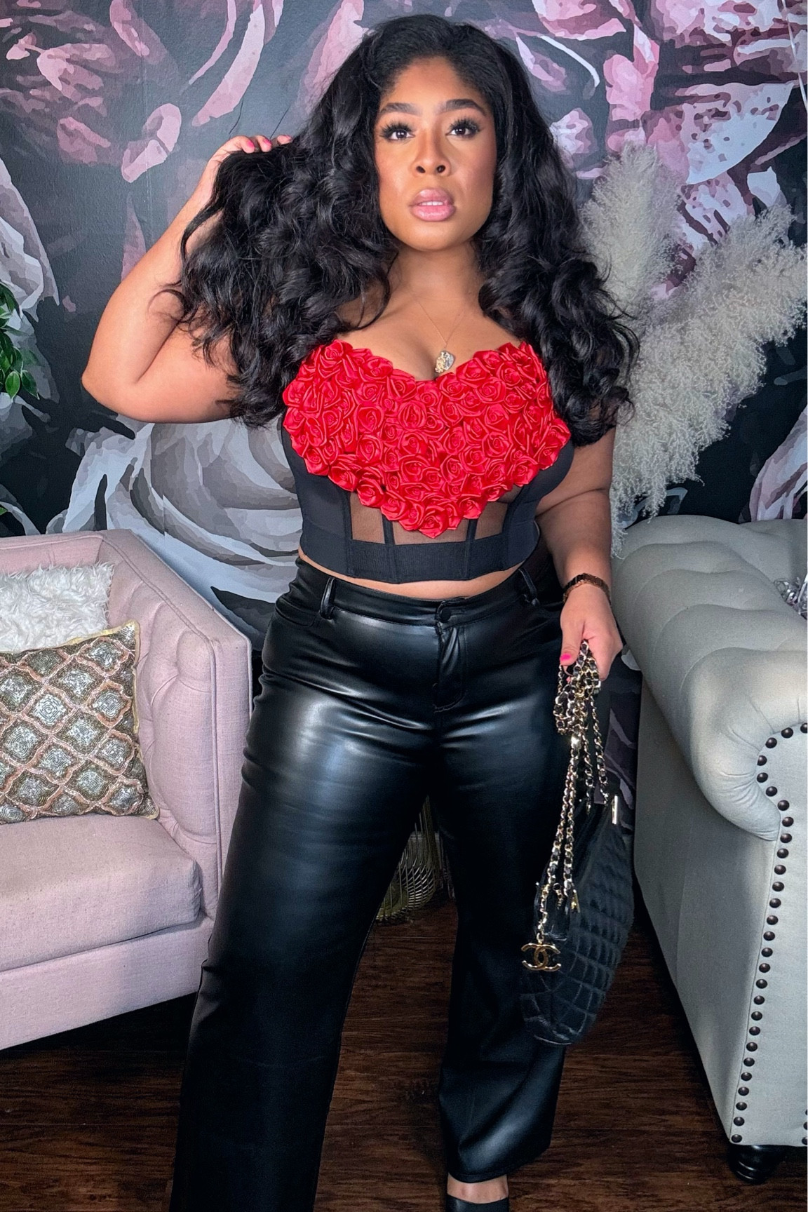 Vday inspo

#LTKSeasonal #LTKmidsize #LTKstyletip