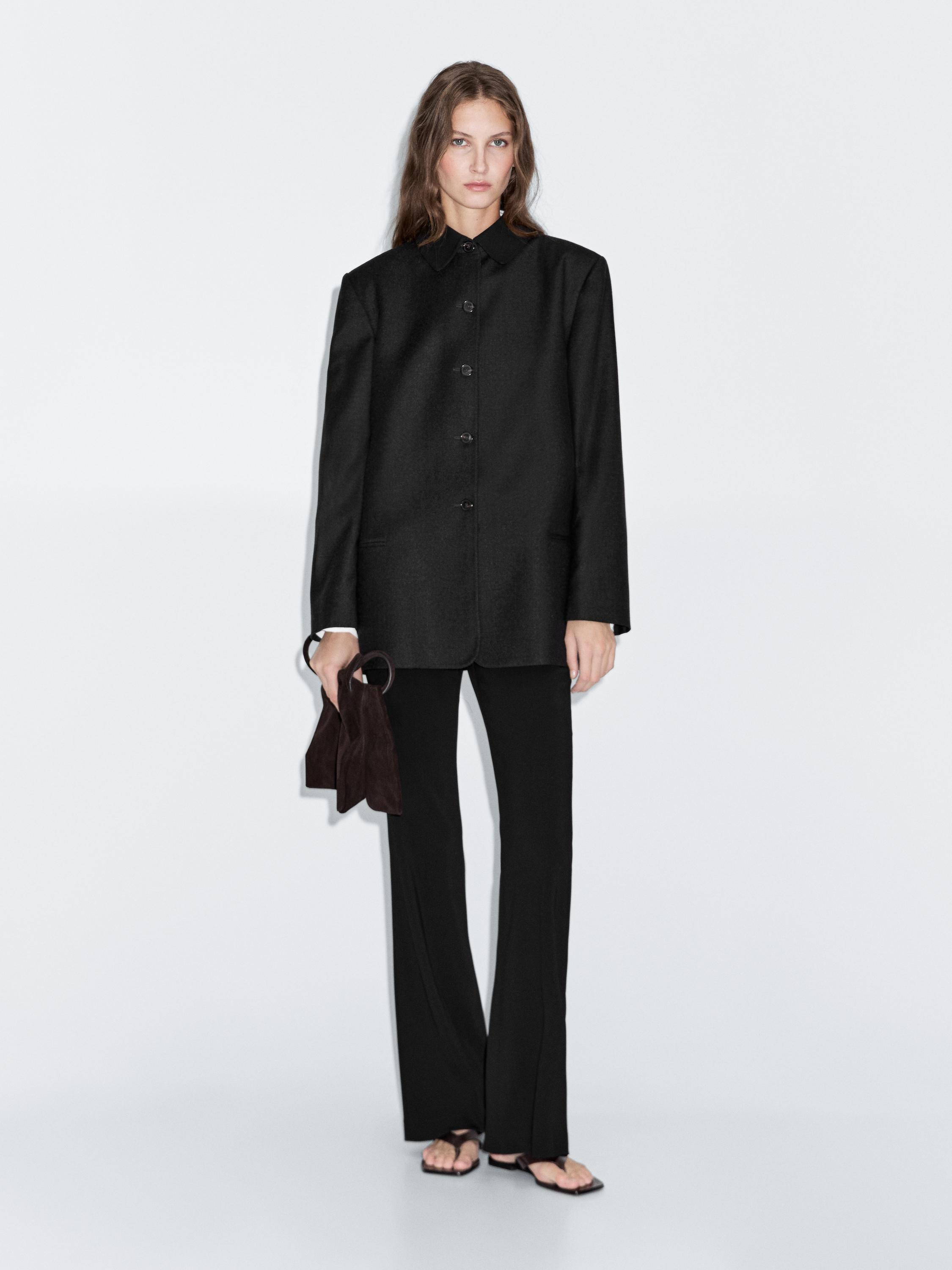 Short coat made of wool blend fabric. Shirt collar with contrast fabric. Long sleeves. Button-up ... | Massimo Dutti US