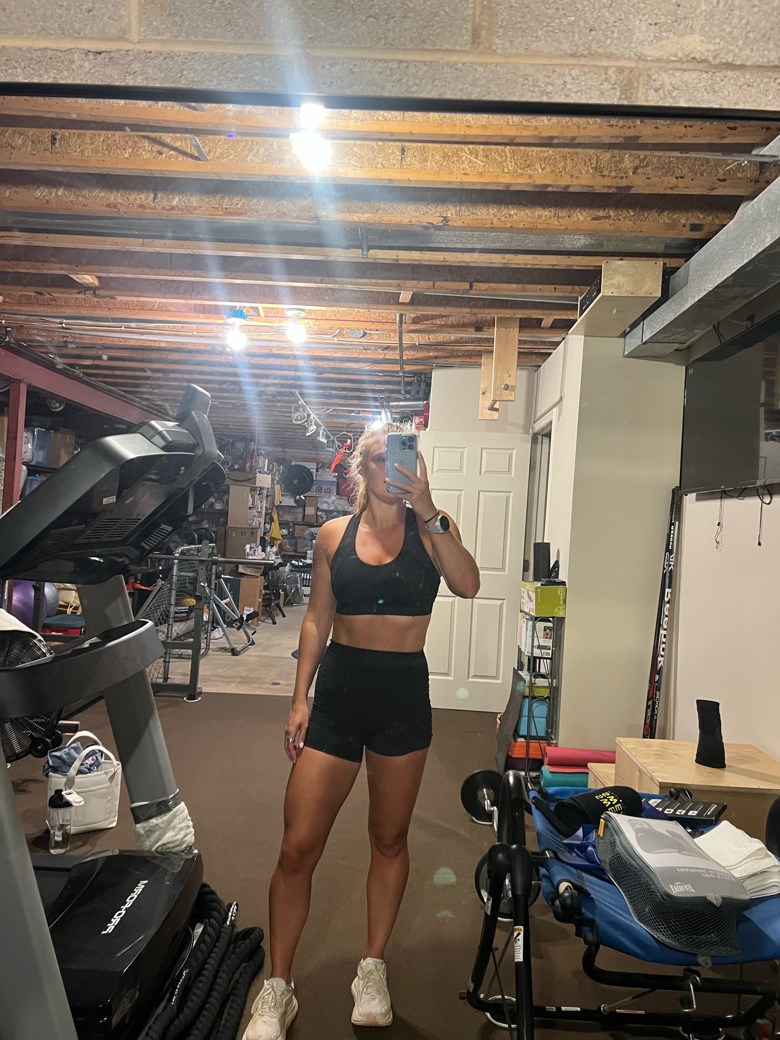 30 min treadmill run

#LTKfitnessgoals #LTKActive #LTKootd