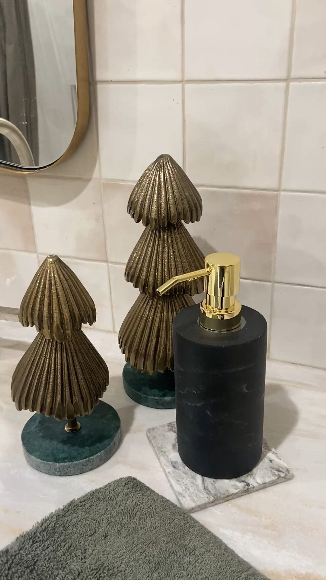 Christmas decor for guest bathroom 

#LTKHome #LTKHoliday #LTKSeasonal