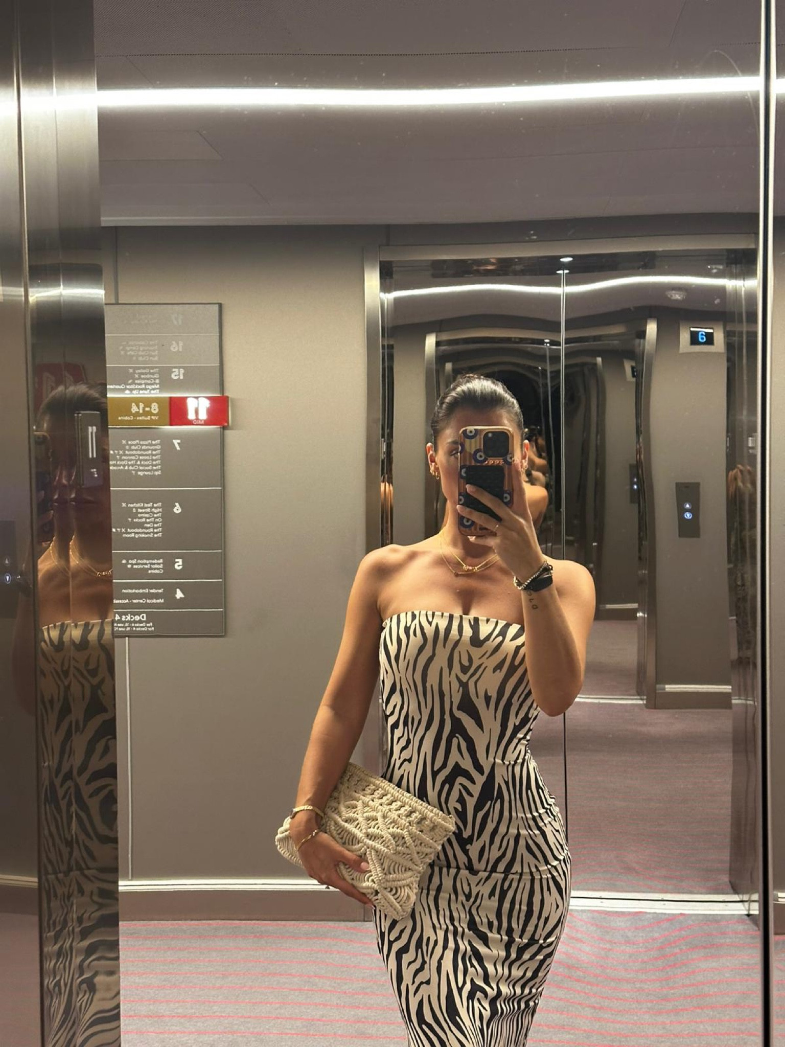 🦓🦓🦓

Bershka zebra print bandeau dress 🤍🖤
