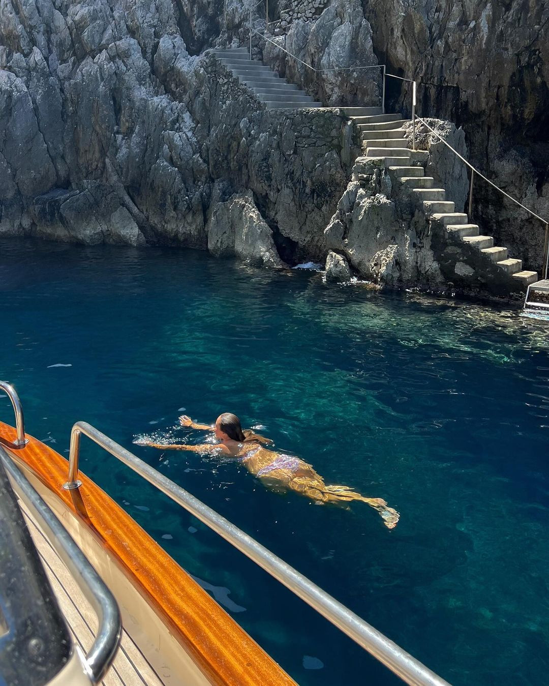 Wearing a Large!

#LTKSwim