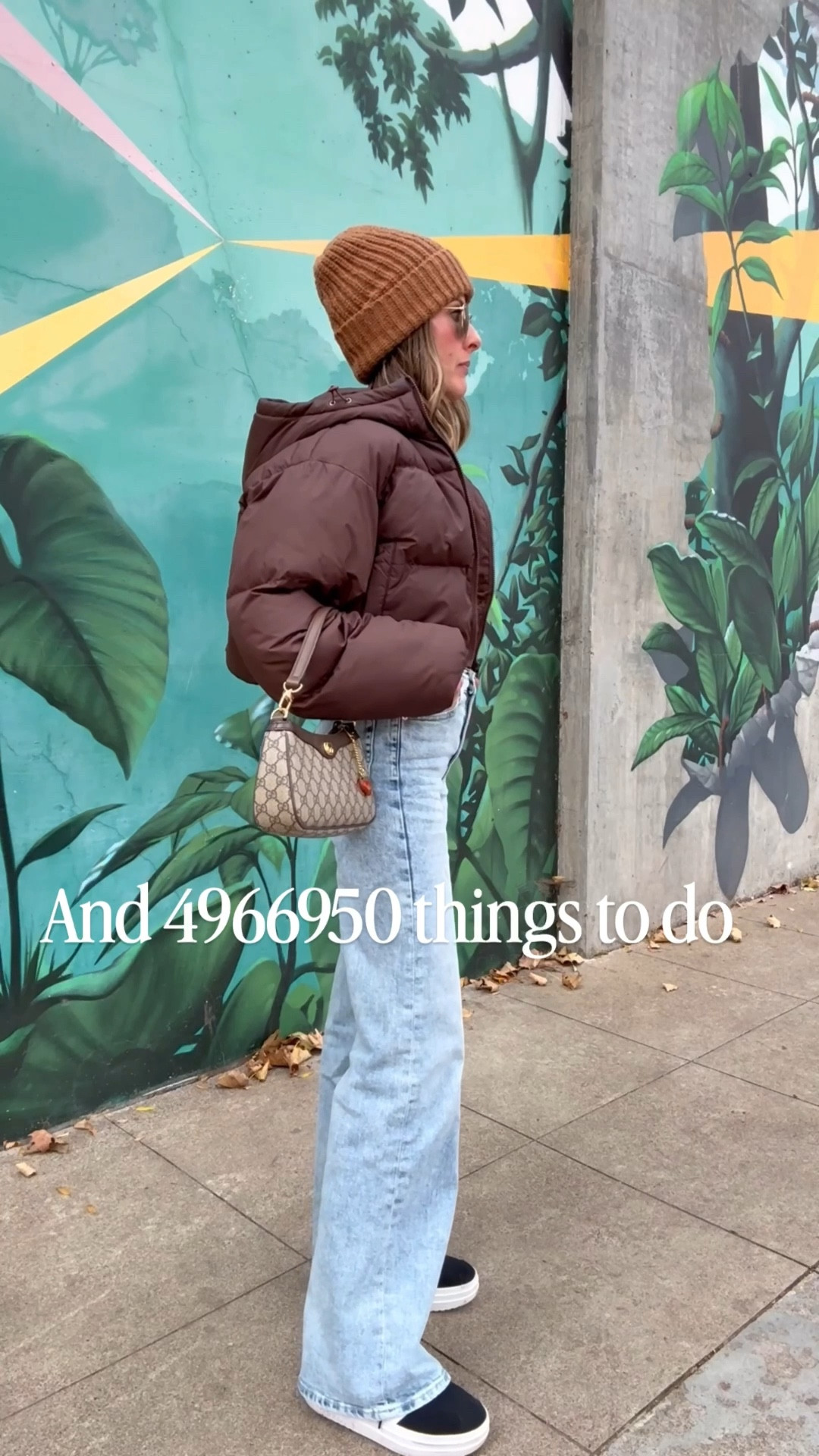 Please no one ask me if I’m ready for Christmas. Not even close 😂 this puffer is super affordable and I loooove the cropped fit!
.
.
.
Casual winter fashion, casual winter style cropped puffer coat, brown puffer, coat wide leg jeans, gap jeans, gap denim 
.
S
Z
.
