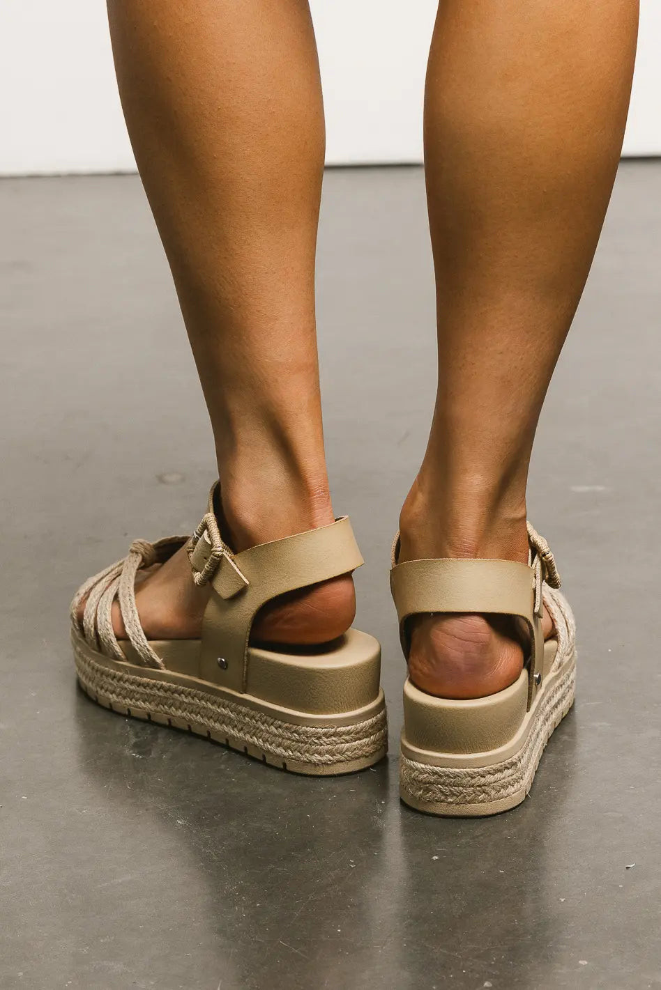 Mia Kehlani Platform Sandals in Natural | Böhme US