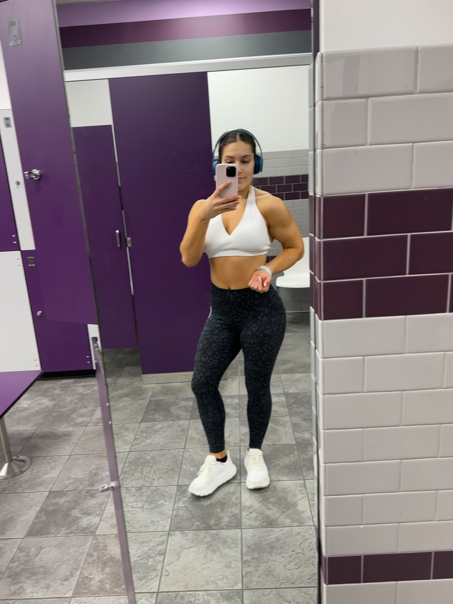 My gym fit from today! I’ll keep posting more gym outfits for inspiration!

#LTKunder100 #LTKfit #LTKstyletip