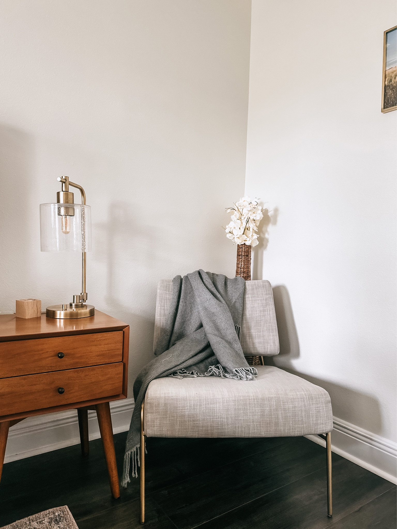 master bedroom accent corner 🤍

#LTKhomedecor #masterbedroomideas #bedroomdecor #moderndesign #midcenturydesign

#LTKhome #LTKfamily #LTKstyletip