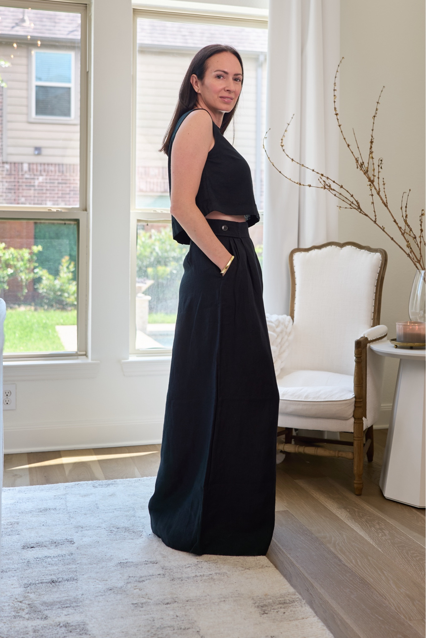 Linen “suit” look

Such an easy way to pair these pants with a top top black linen piece for an elegant ensemble

Linen pants
Linen
Summer outfits

#LTKStyleTip