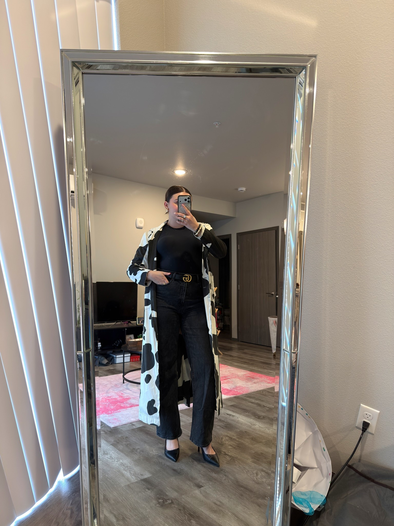 Statement workwear for networking! I have become obsessed with this cow print coat it’s so fun for the office 🤭

I’m wearing a L coat, M bodysuit, size 31 jeans and size 9 heels

#LTKstyletip #LTKmidsize #LTKworkwear