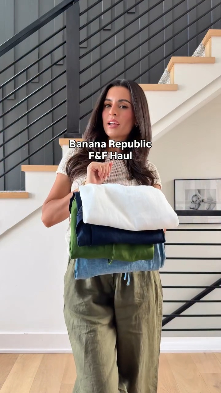 New spring pieces @bananarepublic 🤍 

Friends & Family Event, 40% off full- prices items. Exclusion apply. 

Sizing: I’m 5”2 

Linen pants: XXS regular length 
Linen button down: XS 
Dress: XXS regular (could of done petite)
.
.
.
#springstyle #springoutfits #haul #bananarepublic #bananarepublicpartner

#LTKSaleAlert #LTKPetite