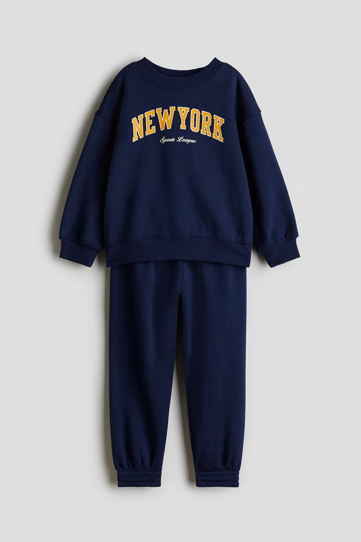 2-Piece Sweatshirt and Joggers Set | H&M (US + CA)