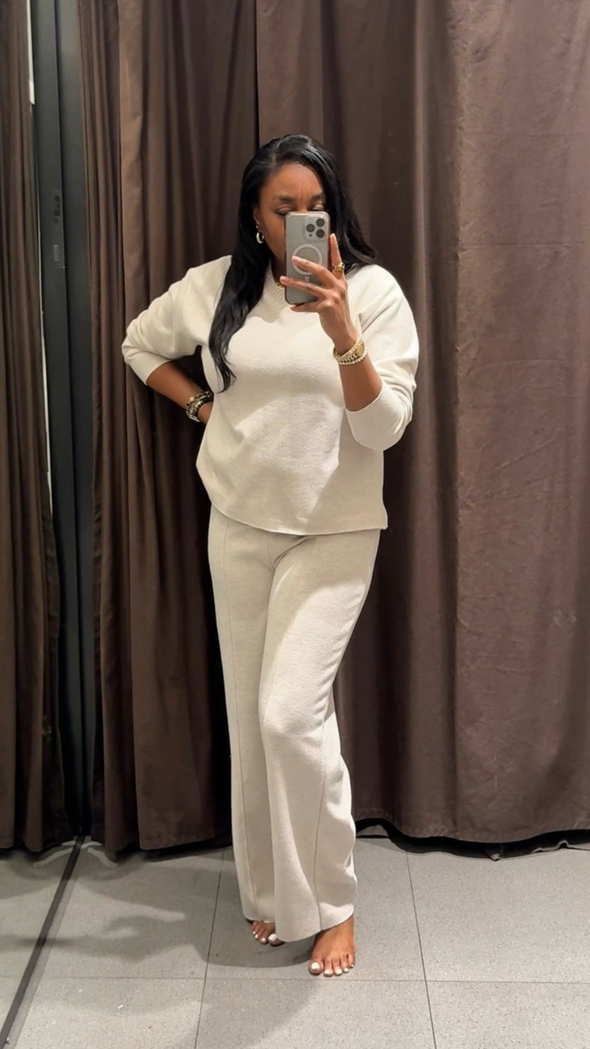 Looking for the perfect travel set this spring? Well look no further, this comfy chic set is available at Zara in 4 different colors. 


#LTKStyleTip #LTKFindsUnder50 #LTKTravel