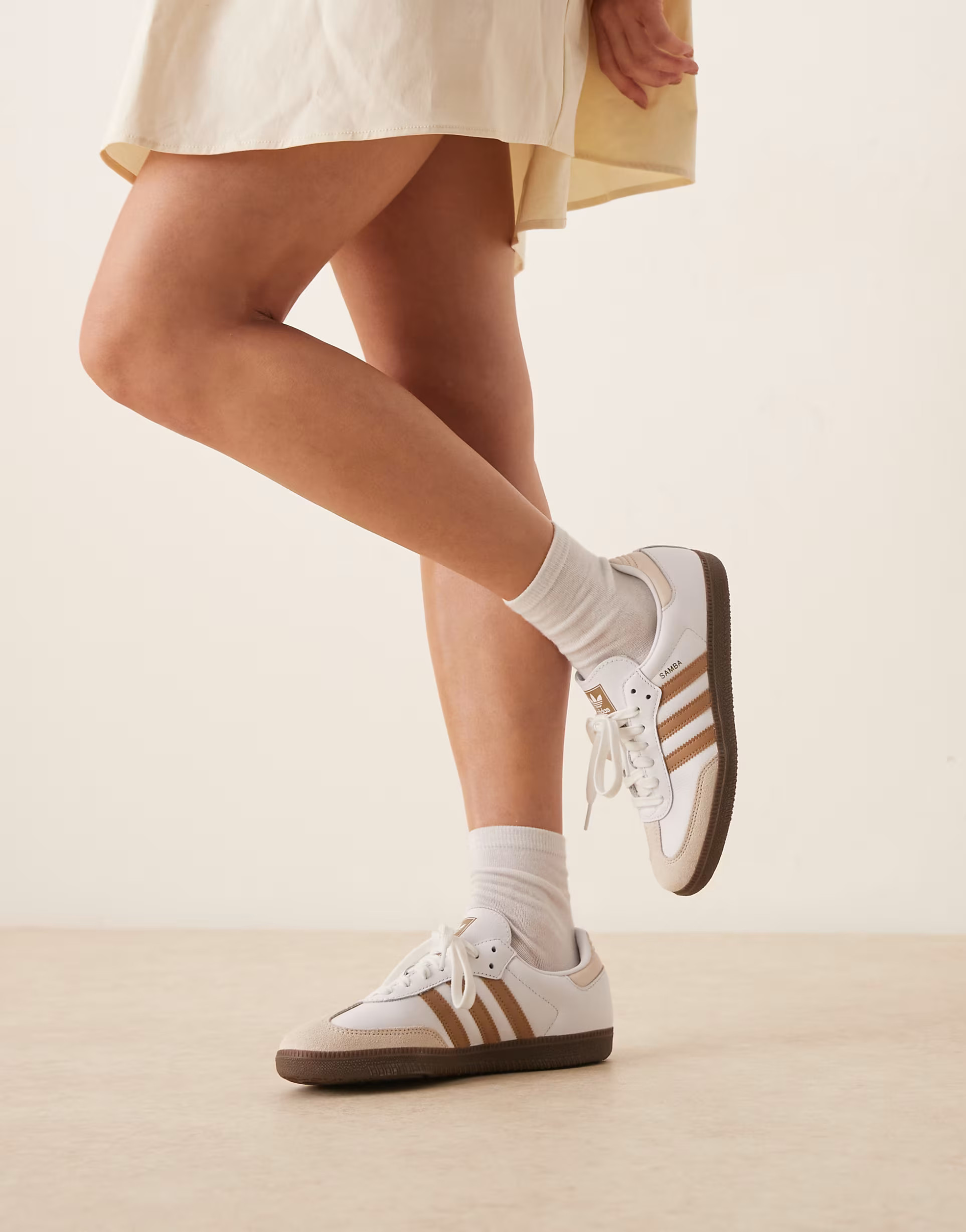 adidas Originals Samba OG sneakers in white and brown | ASOS | ASOS (Global)