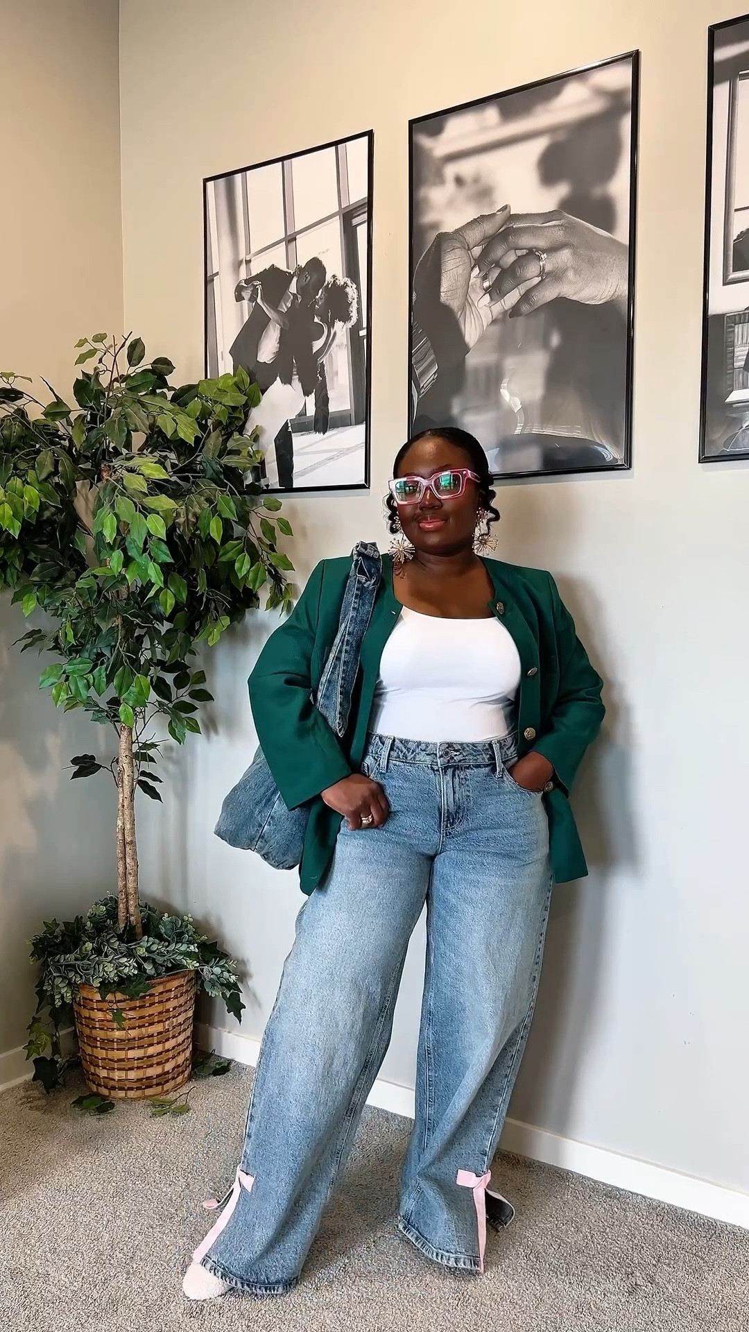 Errands outfit gotta look cute too 

#LTKootd #LTKgrwm #LTKmomlife