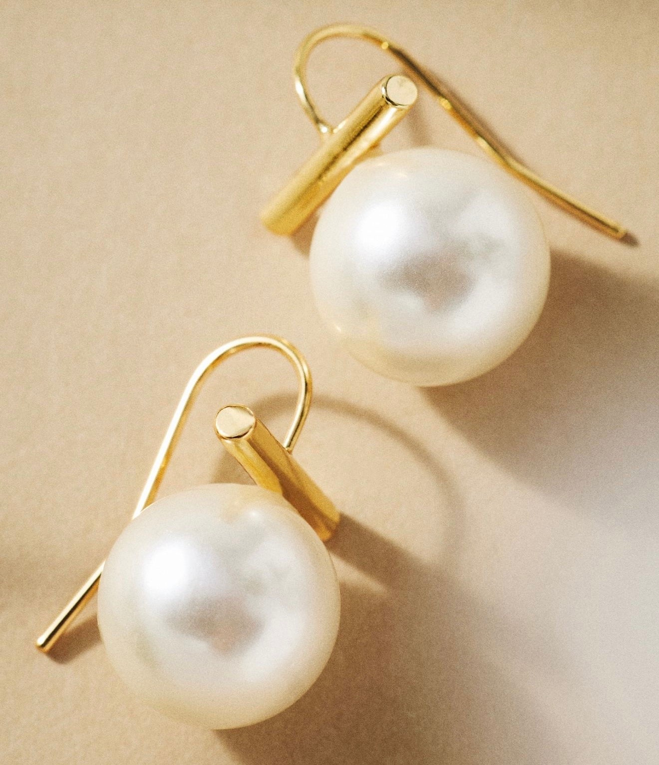 Pearl earrings but make them elevated ✨

#LTKMothersDay #LTKgrwm #LTKootd
