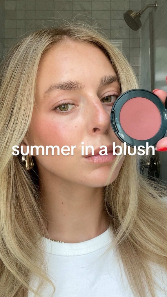 the perfect dusty pink blurring pillow blush from SOSHE Beauty 💞💞💞 

#LTKFindsUnder50 #LTKSeasonal #LTKBeauty