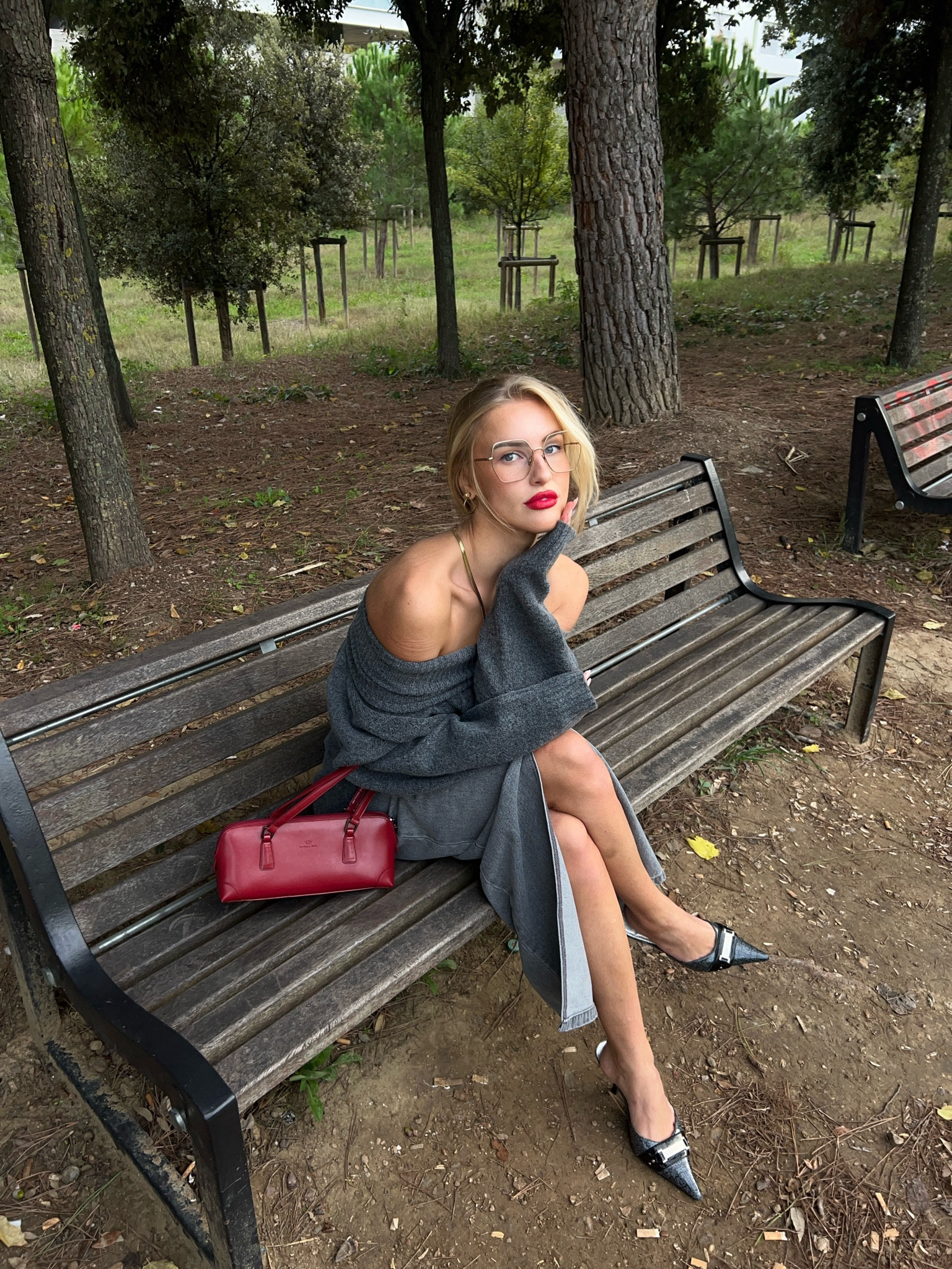 Pop of Red 🍒


#LTKfindsunder50 #LTKSeasonal #LTKeurope