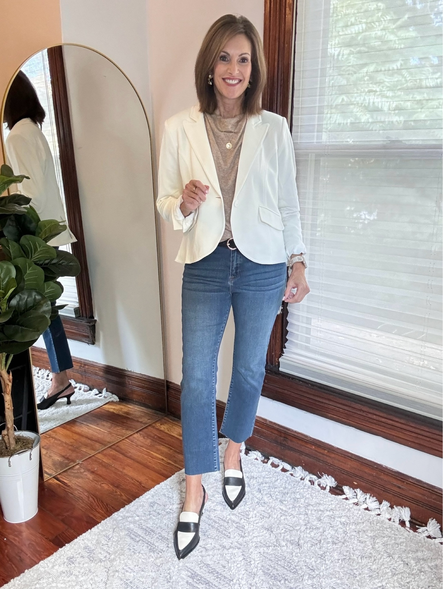 Elevated fall style from Gibsonlook 😍

Women’s fashion, fall outfits, fall outfit inspo, ootd, fall ootd, blazer, jeans, denim, elevated style, classy fashion, classy look, trendy style 



#LTKOver40 #LTKSeasonal #LTKStyleTip