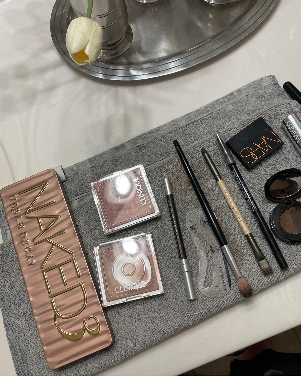 My daily make up free from my allergic contact dermatitis allergens. Allergy free makeup. Sensitive skin makeup. Makeup safe for eczema  

#LTKstyletip #LTKFind #LTKbeauty