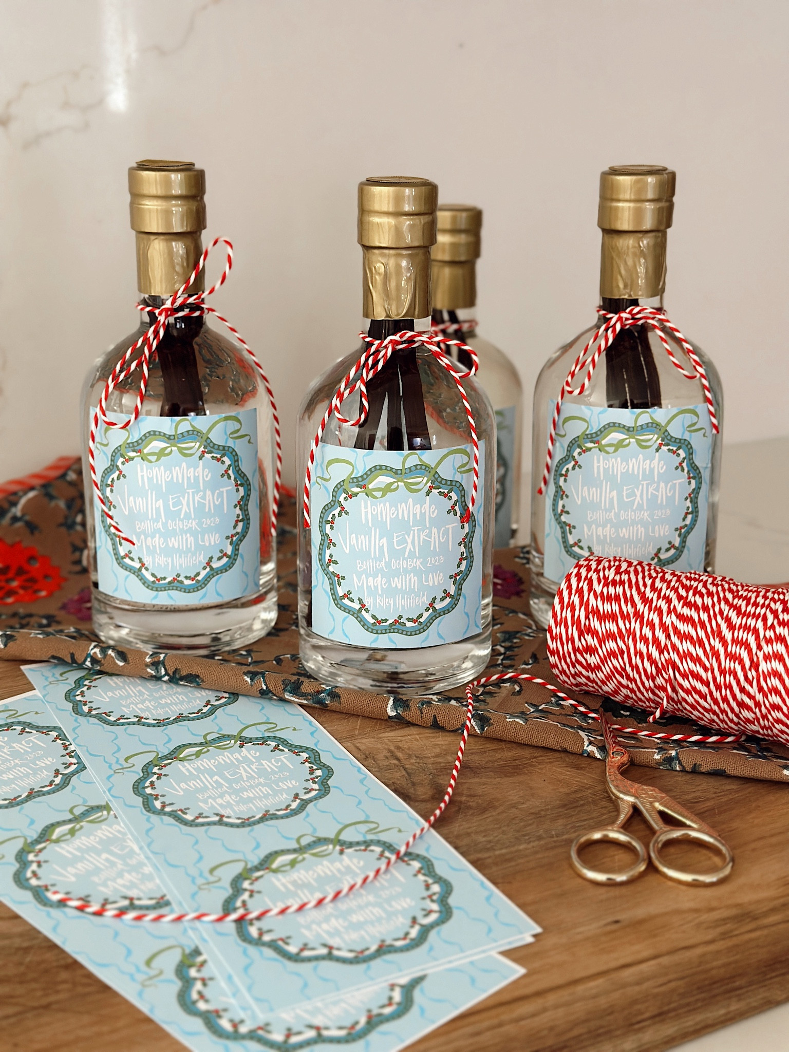How adorable did these homemade Christmas presents turn out? Everything but the labels are from Amazon… but I linked my custom labels as well! 

Christmas gift ideas. Homemade vanilla extract. 

#LTKSeasonal #LTKGiftGuide #LTKHoliday