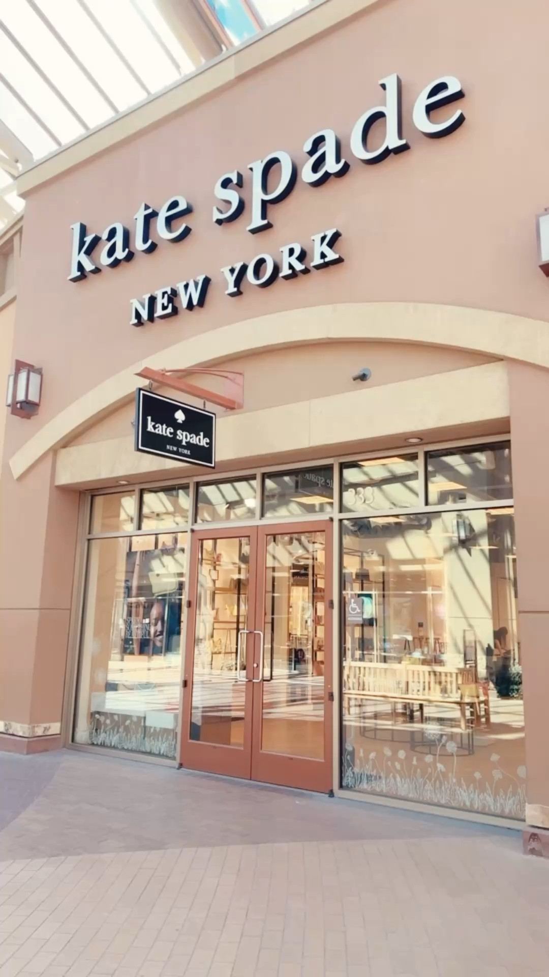 Kate Spade 70% OFF SALE!!😍😍😍
Pink
Neutral
Bag
Purse
Jewelry
Outlet
Leather



#LTKSaleAlert #LTKvlog #LTKSpringSale