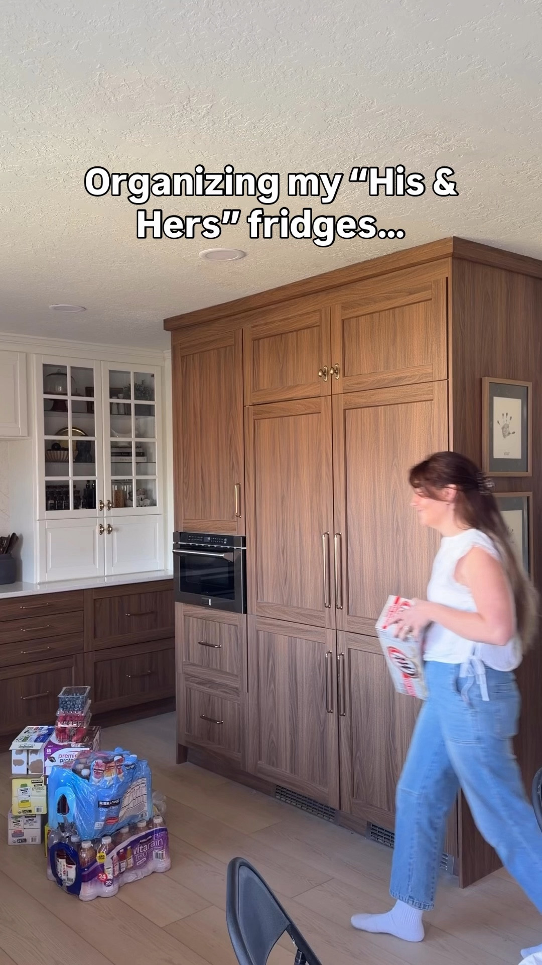 I love an organized fridge almost as much as the hubs likes his drinks. Comment “clean” and I’ll send you all my fridge organization hacks!