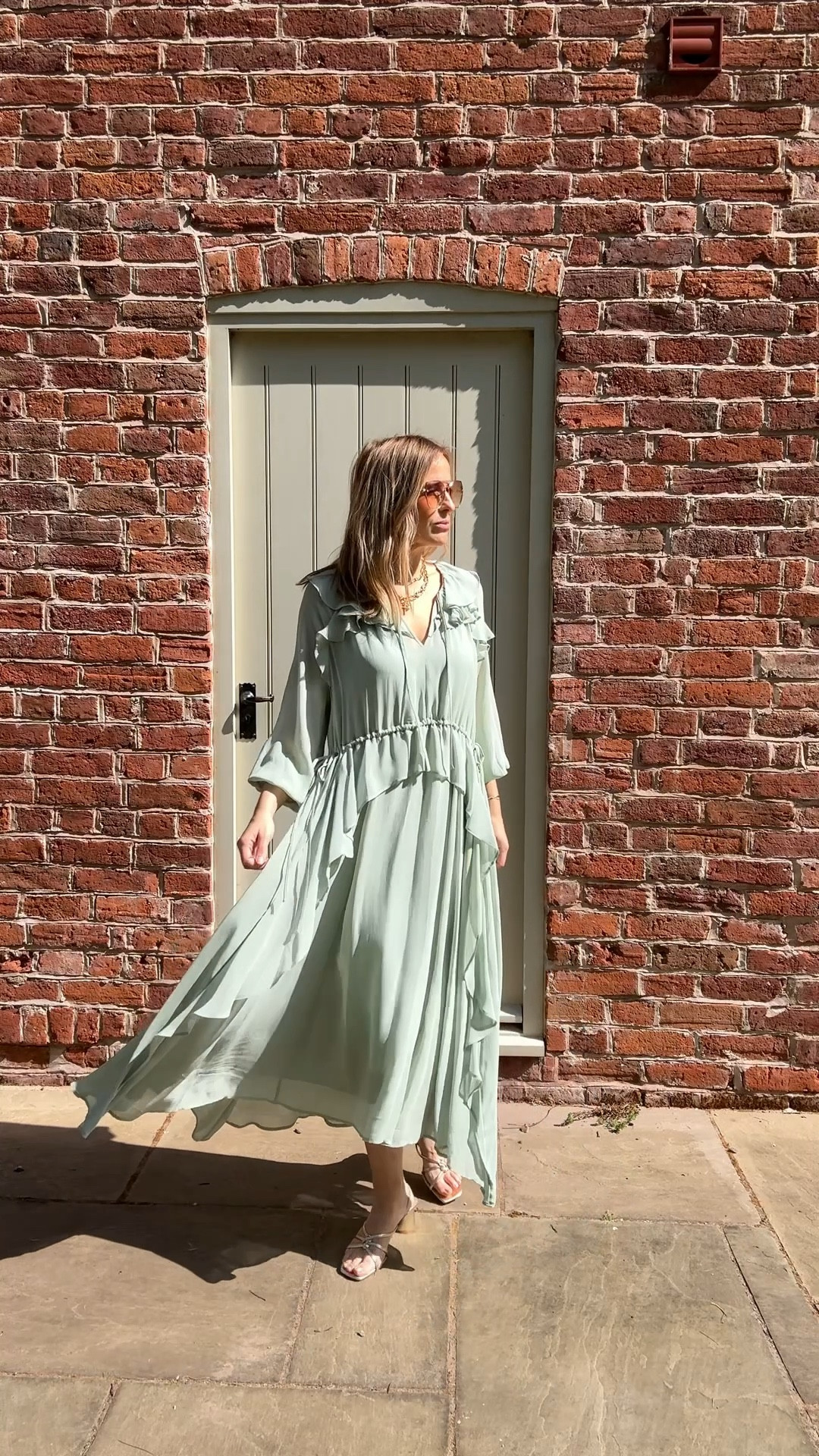 Beautiful ruffle floaty dress 
Chloe inspired 😉 
And under £70 ! 

It’s a feel good feminine piece perfect for a summer wedding guest , summer occasion 

I’m wearing a U.K. 14 

Wedding guest 
Dress
Floaty dress


#LTKspring #LTKwedding #LTKdresses