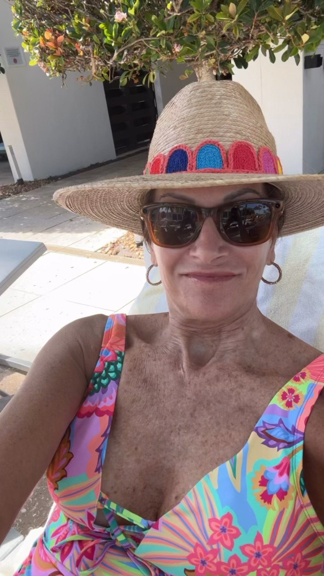 Tankini top large
Tankini:bikini bottoms - medium 
Meta sunglasses 

Beach style
Pool style 
Vacation 

#LTKMidsize #LTKSaleAlert #LTKSwim