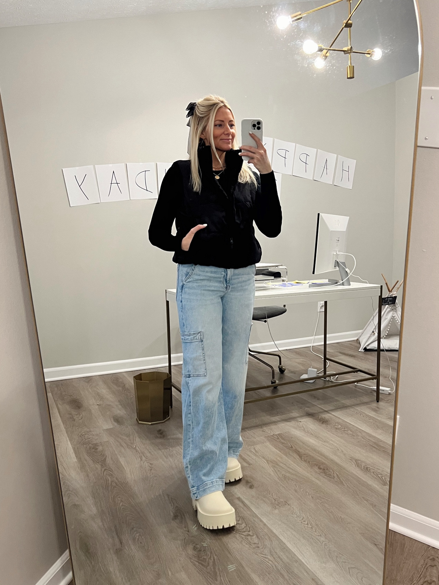 Puffer vest 
Cargo pants
Platform Clogs 


#LTKstyletip #LTKshoecrush