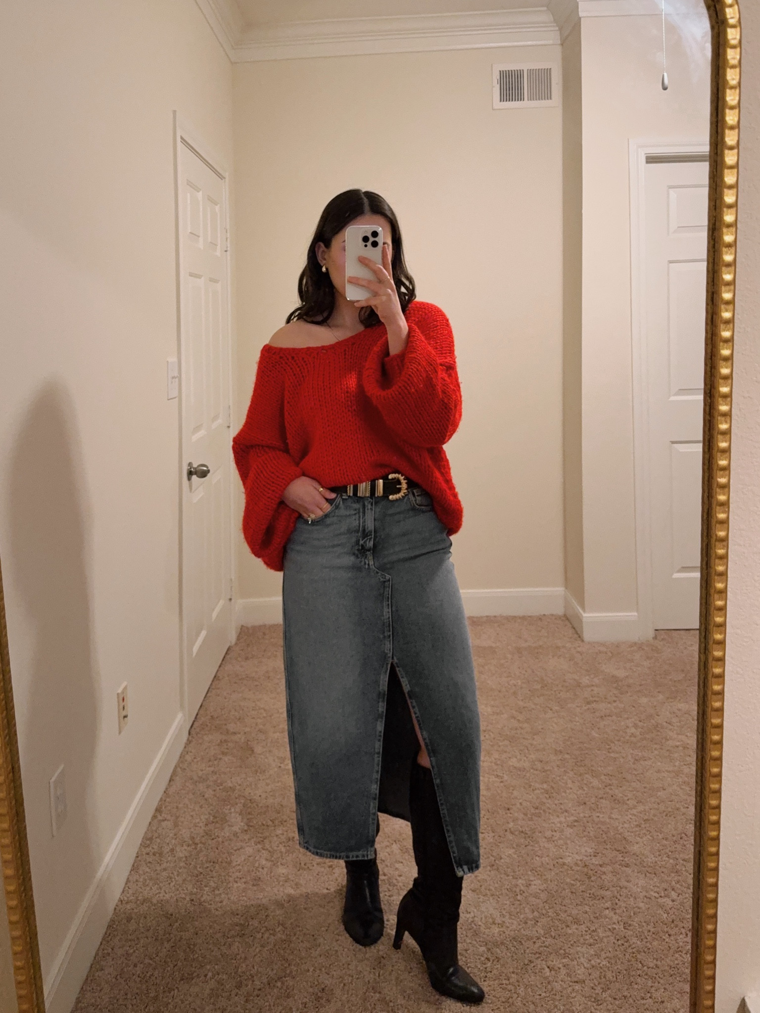 Valentine’s Day outfit 💌 size down in the sweater:)

#LTKSeasonal #LTKStyleTip #LTKSaleAlert