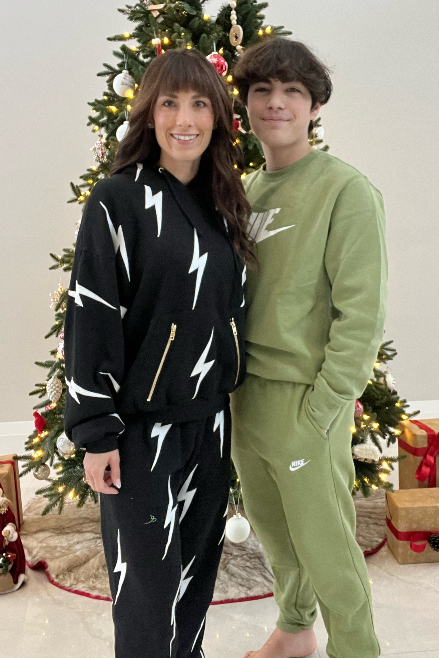 My fav lounge … not in stock but found similar items, same brand  

#LTKunder100 #LTKstyletip #LTKFind