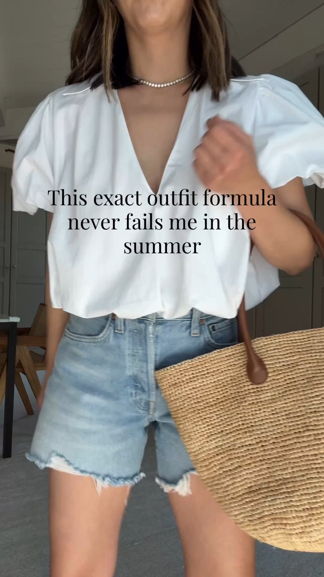 One of my go-to outfit formulas in the summer - cute white top with my Agolde Parker shorts. Works every time! 

Zara top xs
Agolde Parker shorts 25 - size up!
Steve Madden jellies 5
Aritzia tote - sold out
Dorsey James necklace 15”
Electric Picks earrings 
Celine sunglasses

#LTKgrwm #LTKmomlife #LTKPetite