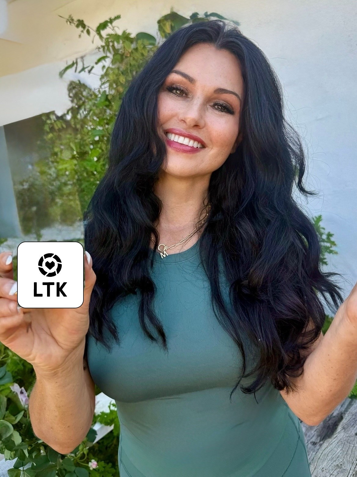 Workout Vibes!

This @Alo Yoga green workout bra and workout leggings are great for your fitness class or a walk in the park! 🌿

#workouttop #workoutpants #aloworkoutset #marneystidbits  #nikeshoes

#LTKActive #LTKgrwm #LTKootd