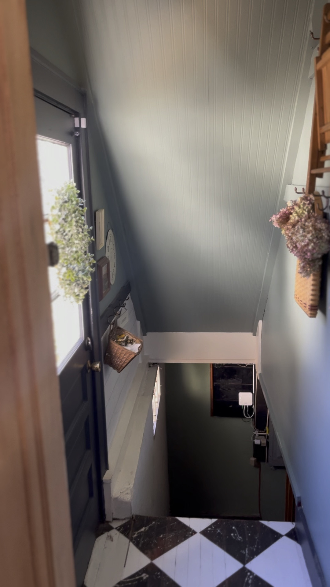 Beadboard wallpaper to add character!

#LTKHome