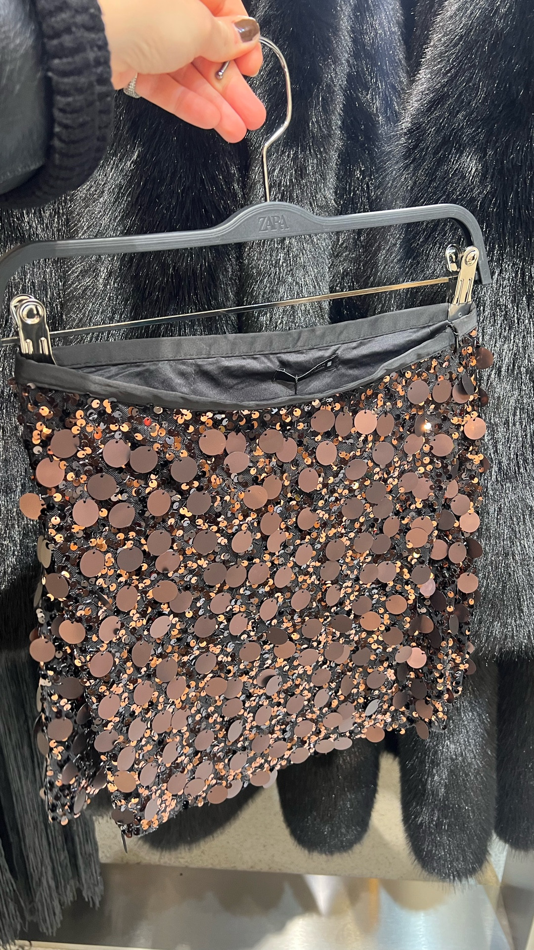Look how much it shines!! The most perfect brown sequin skirt - trust me you need this for the holiday season! 🤎🤎

#LTKautumn #LTKstyletip #LTKwinter